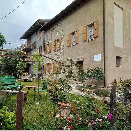 Hotel La Casa di LILLIA Castelnovo ne' Monti Esterno foto
