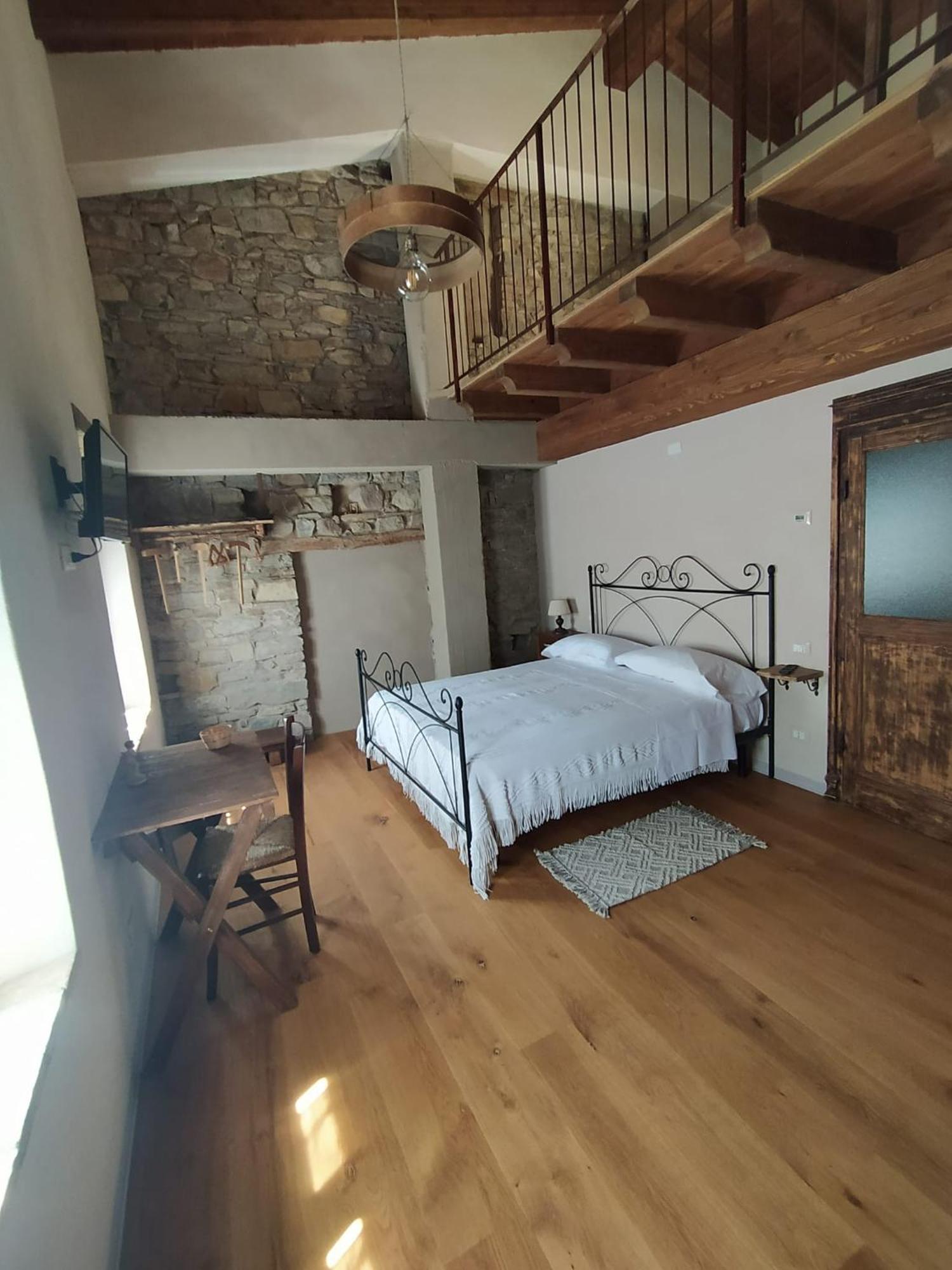 Hotel La Casa di LILLIA Castelnovo ne' Monti Esterno foto