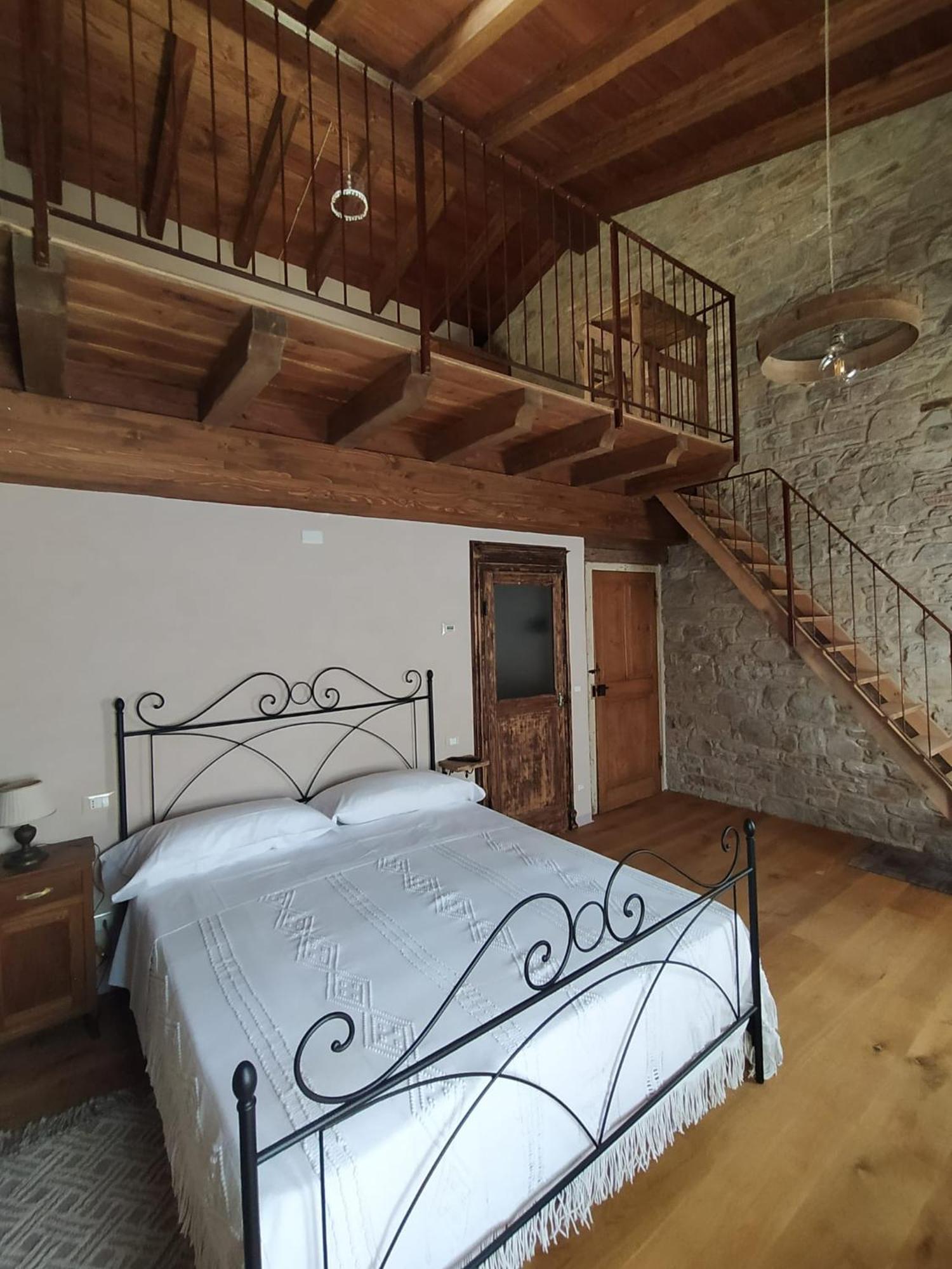Hotel La Casa di LILLIA Castelnovo ne' Monti Esterno foto