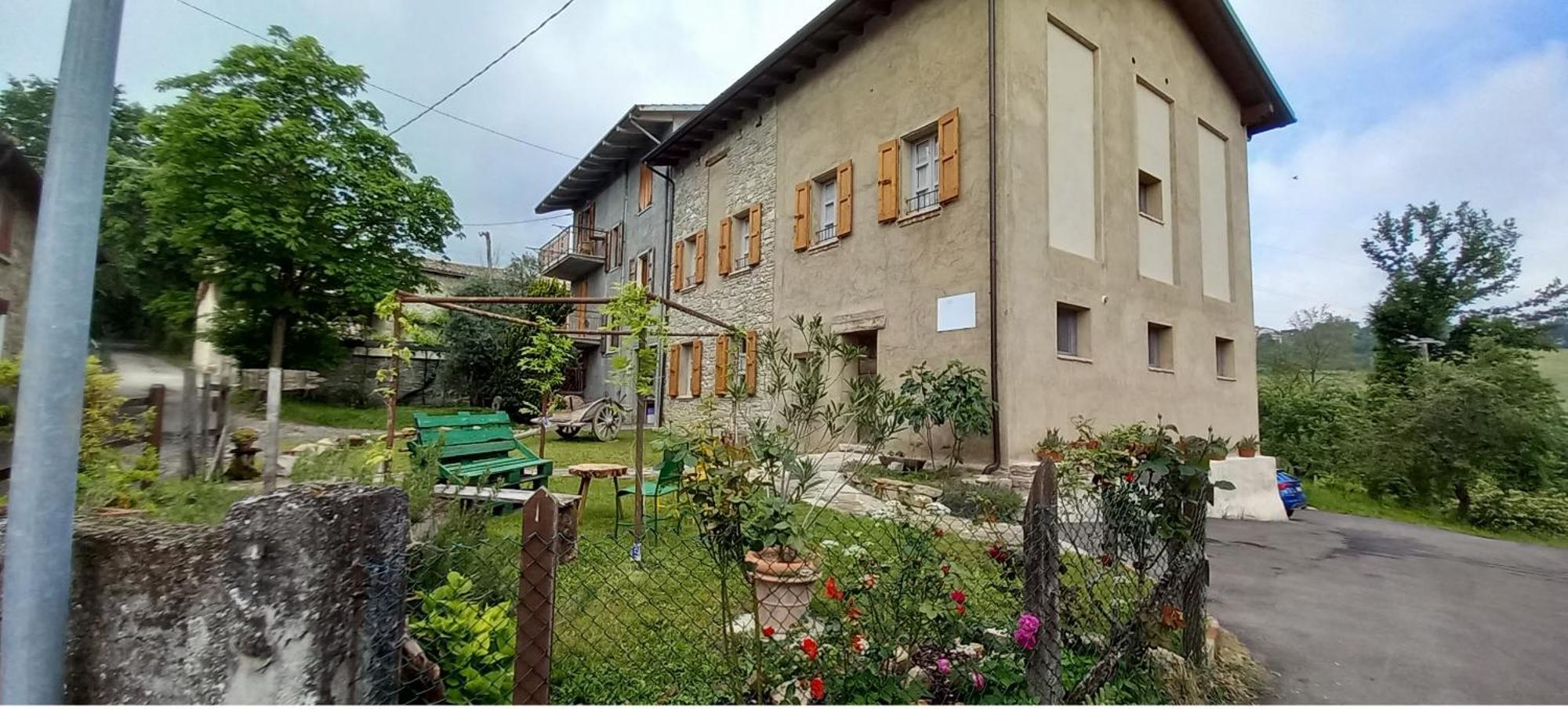 Hotel La Casa di LILLIA Castelnovo ne' Monti Esterno foto
